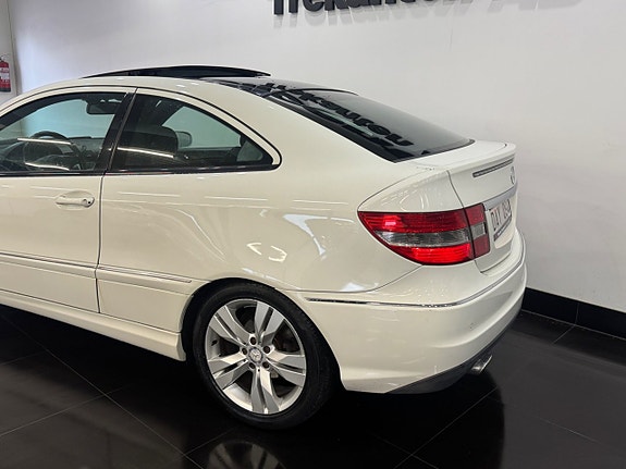 Mercedes-Benz CLC180 4 of 5