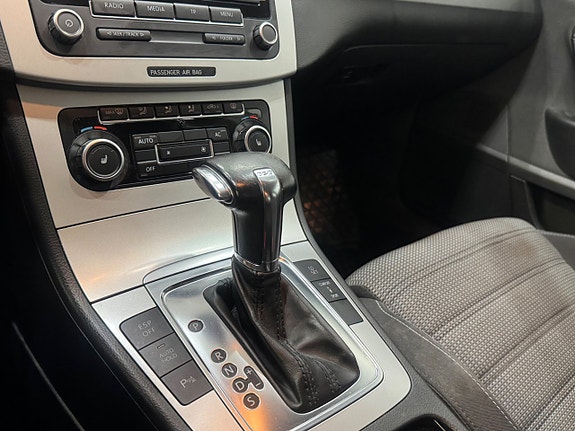 Volkswagen Passat CC 7 of 9