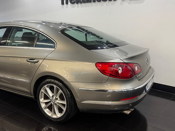 Volkswagen Passat CC 4 of 9