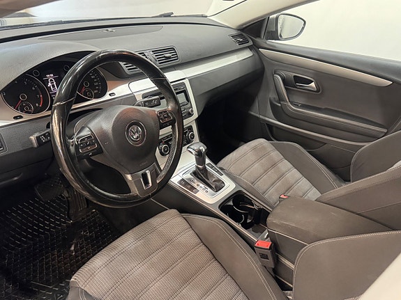 Volkswagen Passat CC 6 of 9