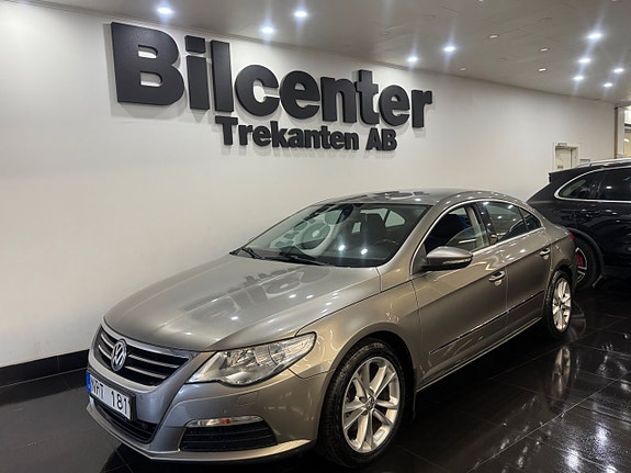 Volkswagen Passat CC 2 of 9