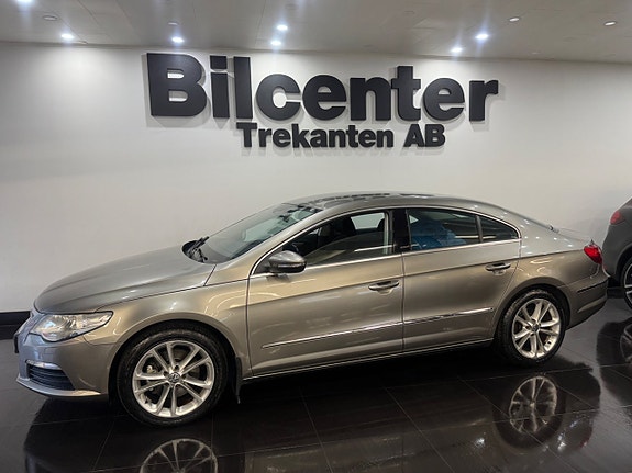 Volkswagen Passat CC 3 of 9