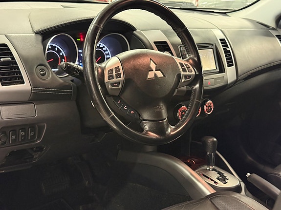 Mitsubishi Outlander 12 of 25