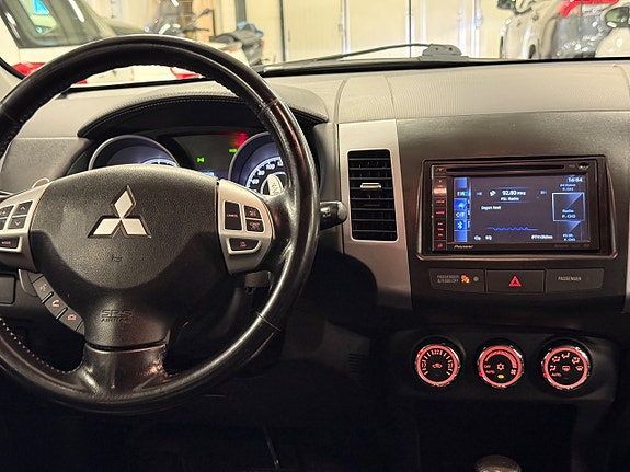 Mitsubishi Outlander 16 of 25