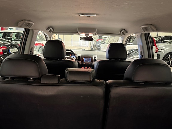 Mitsubishi Outlander 18 of 25