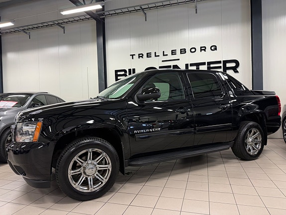 Chevrolet Avalanche 2 of 5