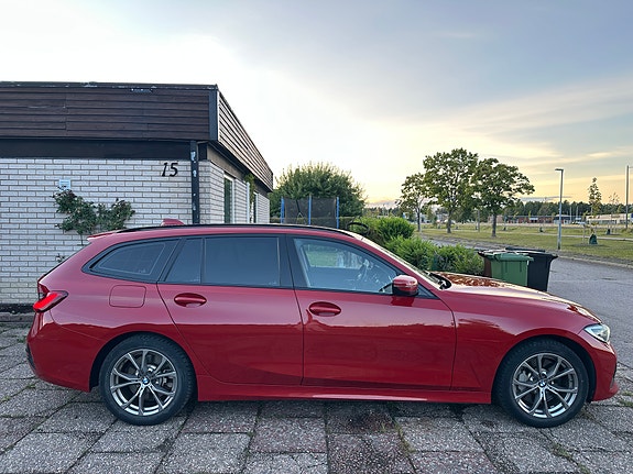 BMW 330e 5 of 5