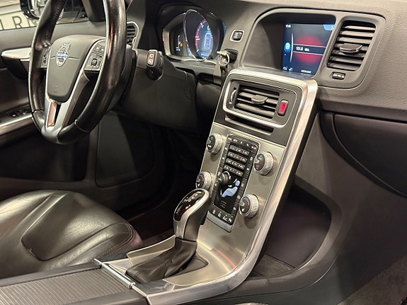 Volvo V60 Cross Country 12 of 21
