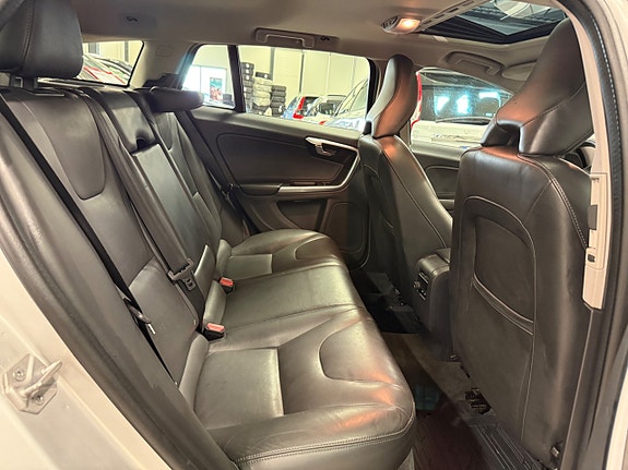 Volvo V60 Cross Country 17 of 21