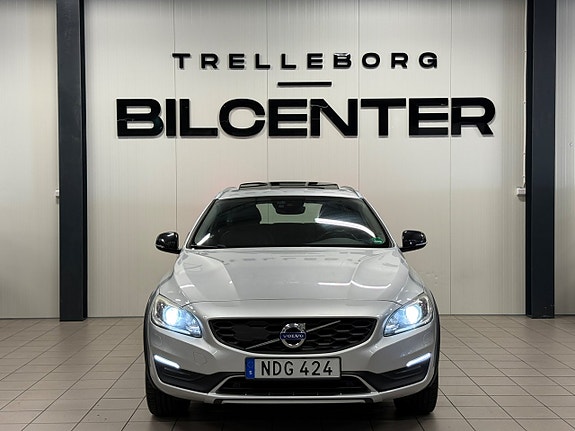 Volvo V60 Cross Country 4 of 5