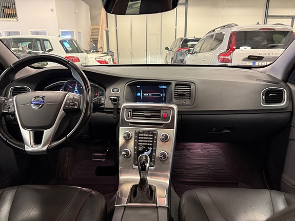 Volvo V60 Cross Country 14 of 21