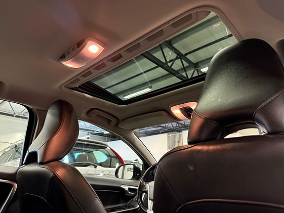 Volvo V60 Cross Country 16 of 21