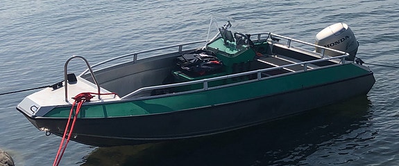 Buster M (1997) med Honda 40hk 4-takt & Tiki 80-trailer (2024) 2 of 3