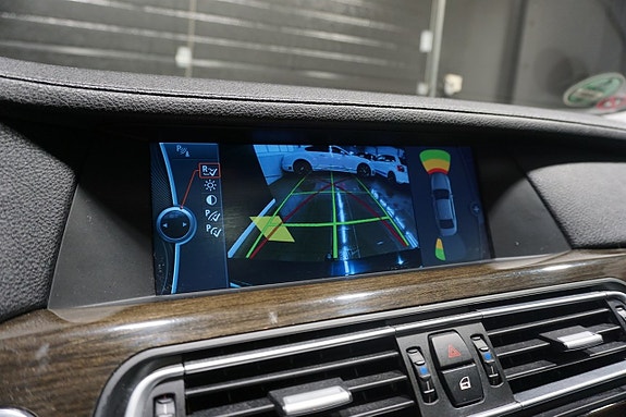 BMW 730 16 of 25
