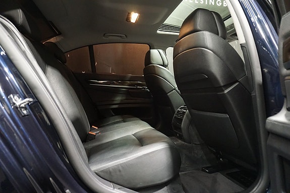 BMW 730 10 of 25