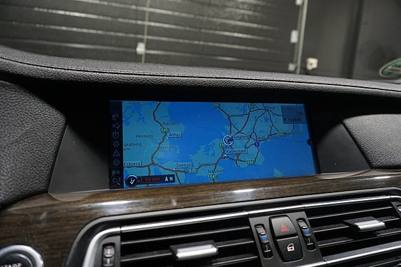 BMW 730 17 of 25