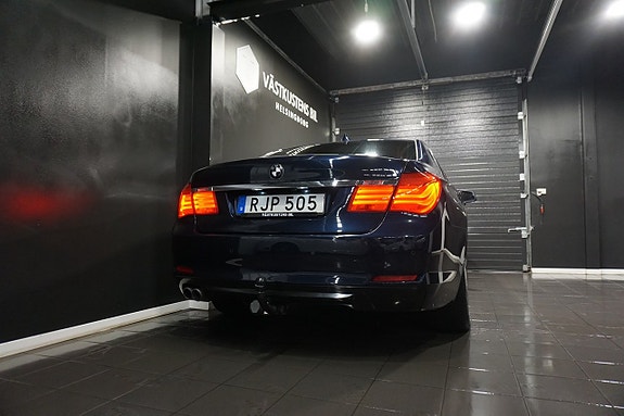 BMW 730 24 of 25