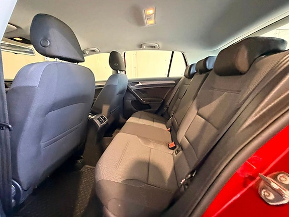 Volkswagen Golf VII 10 of 18