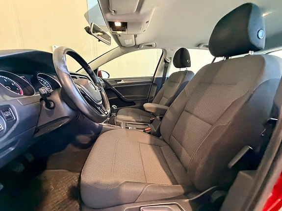 Volkswagen Golf VII 11 of 18
