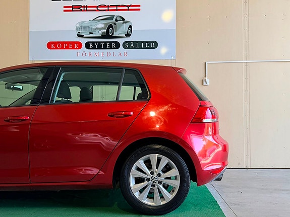 Volkswagen Golf VII 15 of 18