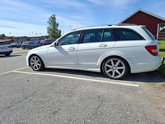Mercedes-Benz C200 5 of 5