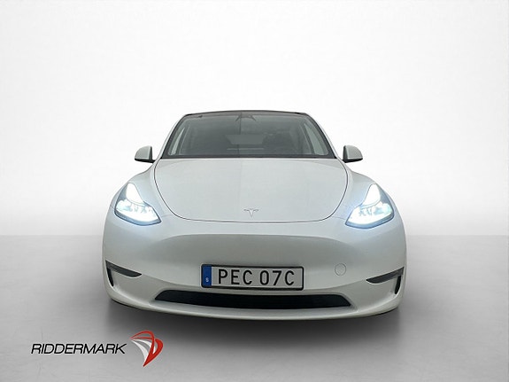 Tesla Model Y 3 of 5