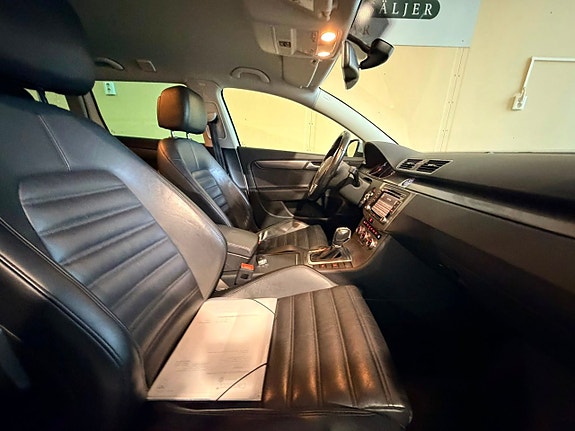 Volkswagen Passat 9 of 23