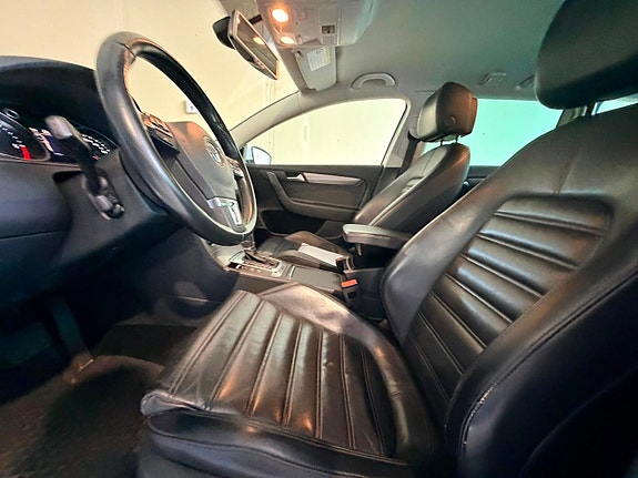 Volkswagen Passat 15 of 23