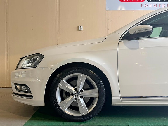 Volkswagen Passat 19 of 23
