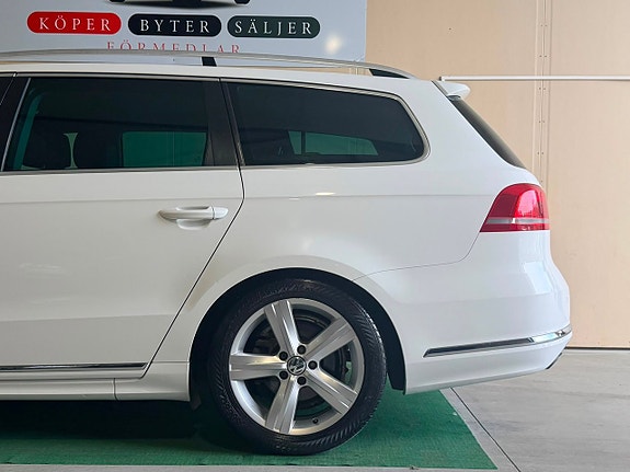 Volkswagen Passat 20 of 23
