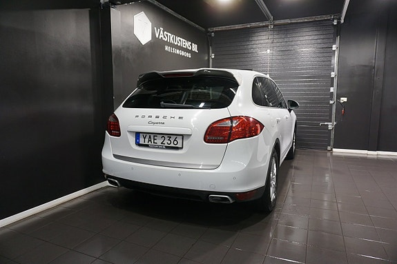 Porsche Cayenne 5 of 25