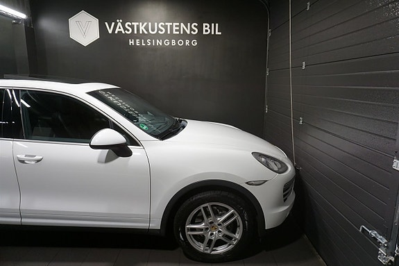 Porsche Cayenne 9 of 25
