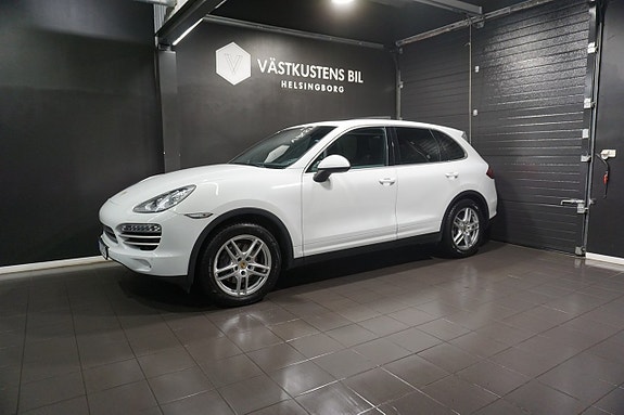 Porsche Cayenne 3 of 25