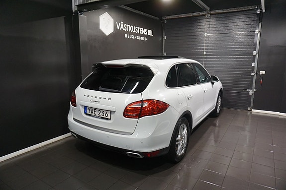 Porsche Cayenne 8 of 25