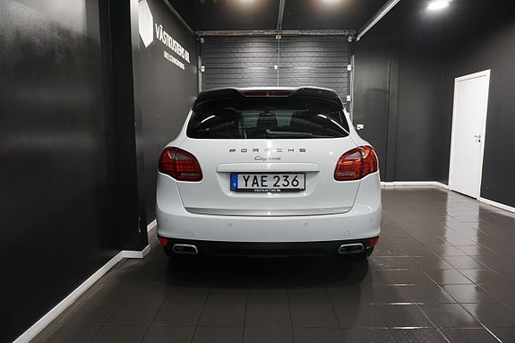Porsche Cayenne 6 of 25