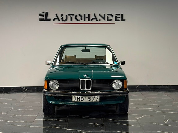 BMW 318 2 of 5