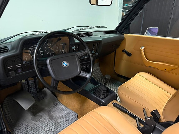 BMW 318 8 of 15