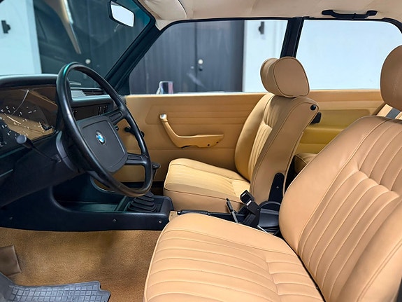 BMW 318 7 of 15