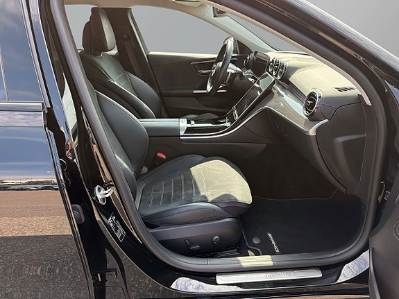 Mercedes-Benz C300 7 of 23