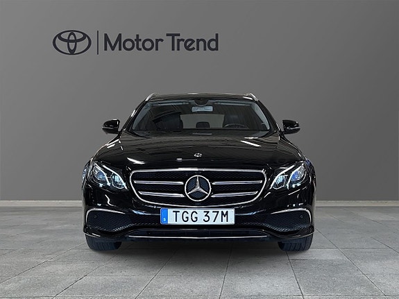 Mercedes-Benz E300 de 5 of 5