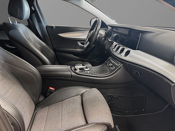Mercedes-Benz E300 de 7 of 11