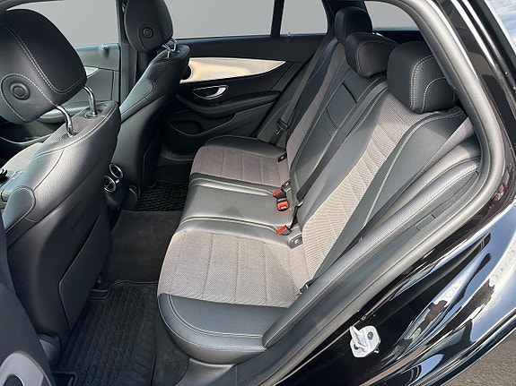 Mercedes-Benz E300 de 8 of 22