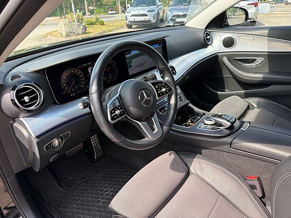 Mercedes-Benz E300 de 17 of 22
