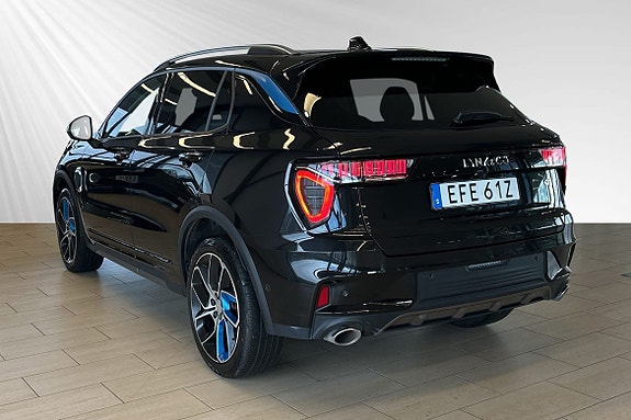 Lynk & Co 01 3 of 5