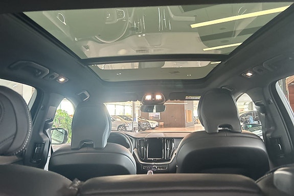 Volvo XC60 15 of 30