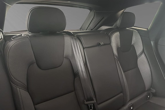 Volvo XC60 11 of 30