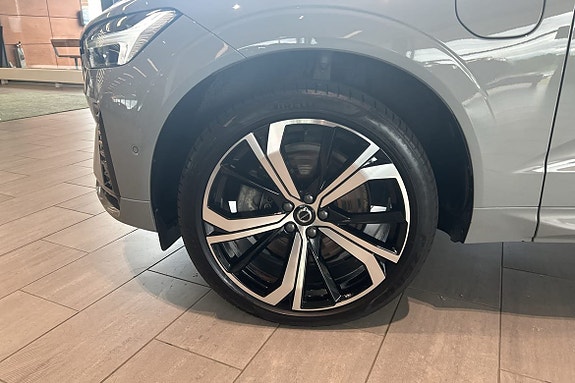 Volvo XC60 20 of 30