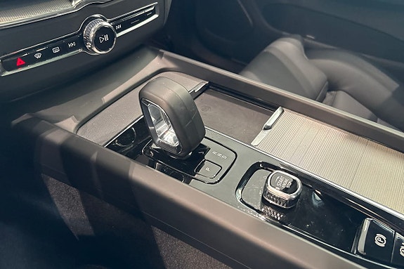 Volvo XC60 24 of 30