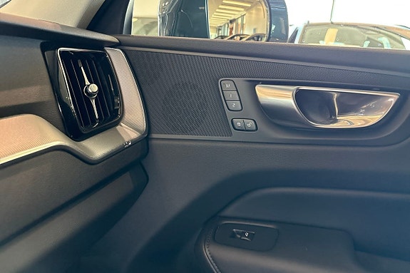 Volvo XC60 23 of 30
