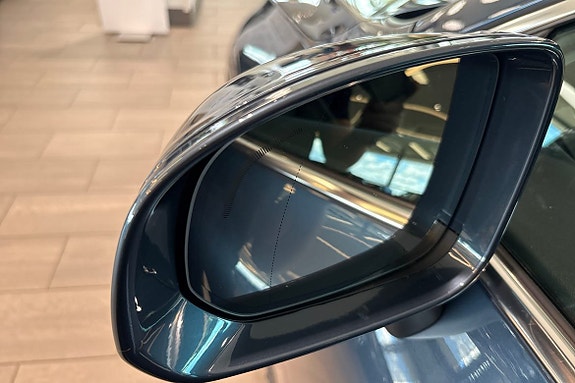 Volvo XC60 16 of 30